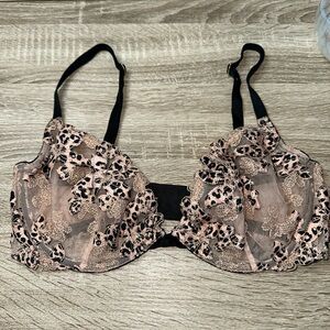 Victoria’s Secret Low Cut Demi Leopard Print Size 32 DD Flowers Coming Up